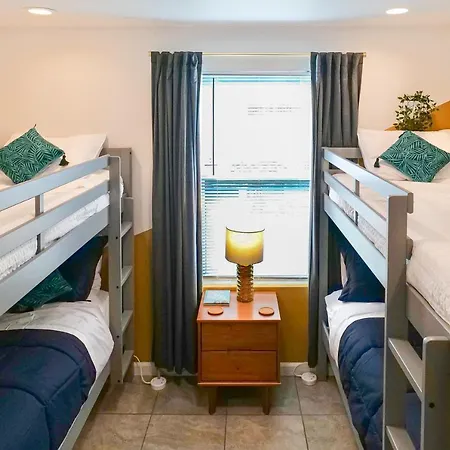 Soleil House - Unit B Vila